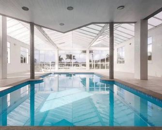 Completo apartamento em Resort na beira da lagoa - Florianópolis - Pool