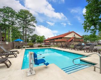 Red Roof Inn Virginia Beach - Virginia Beach - Pool
