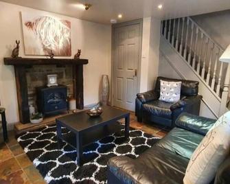 The Smithy - Ashford in the Water - Living room