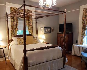 The Carriage Inn B&B - Charles Town - Bedroom