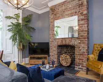 Bootham Apartment 2 - York - Living room