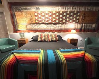 Space Castle: A 1950s Gas Station Transformed Into An Art Themed Wonderland - Truth or Consequences - Bedroom