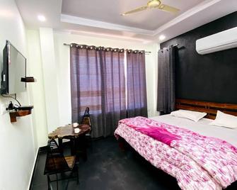 Royal Guest House - Kāla Āmb - Habitación