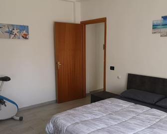 Casa Trezza - Latina - Camera da letto