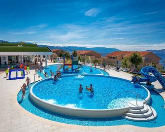 Wyndham Grand Novi Vinodolski Resort - Novi Vinodolski - Pool