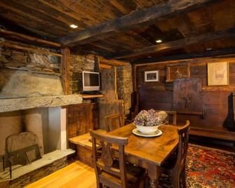 Walser House - Rimella - Comedor