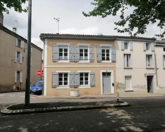 Apt T1 Cosy et ambiance Zen 'Cottage de Moissac' - Moissac - Building