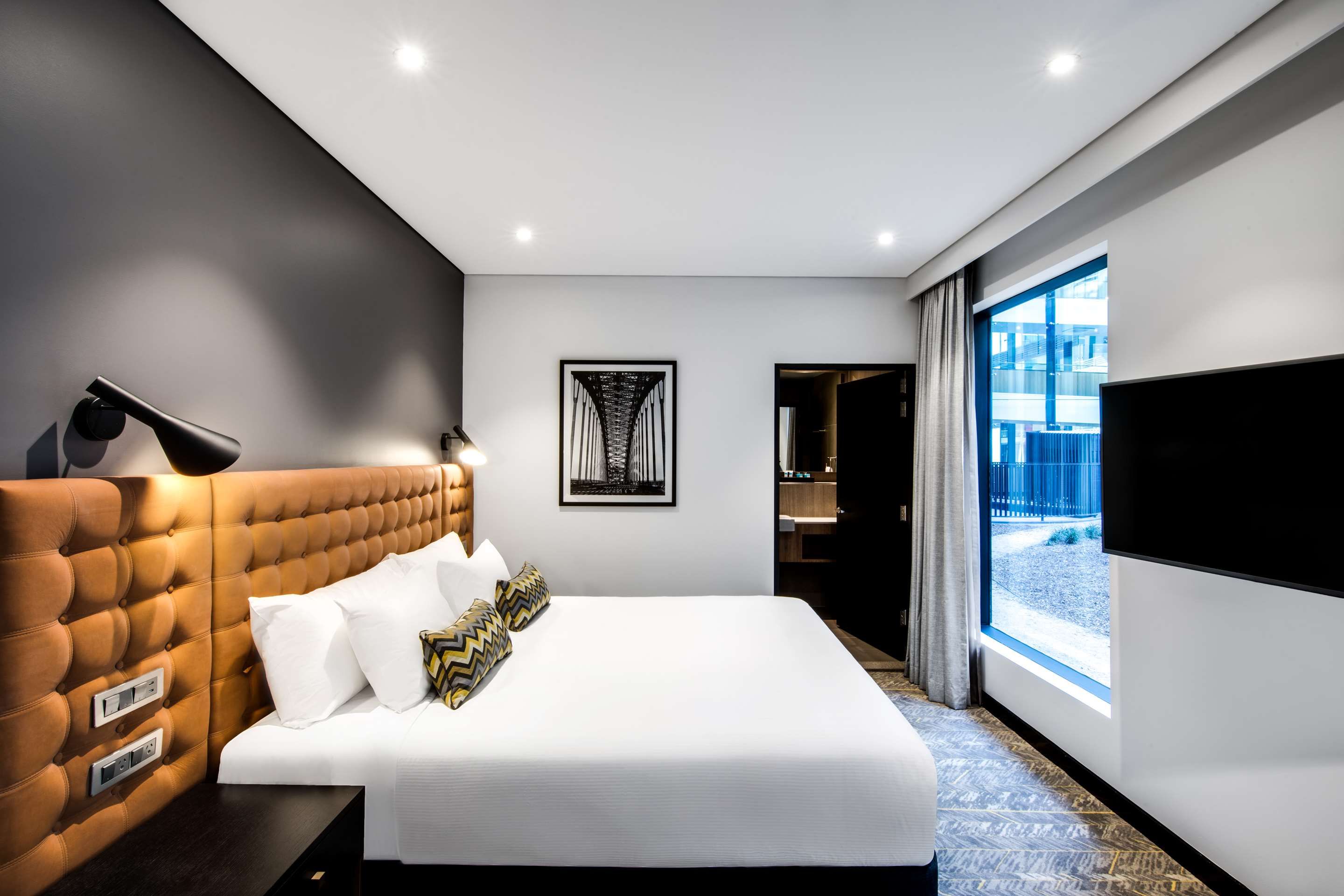 Vibe Hotel North Sydney thumbnail 2