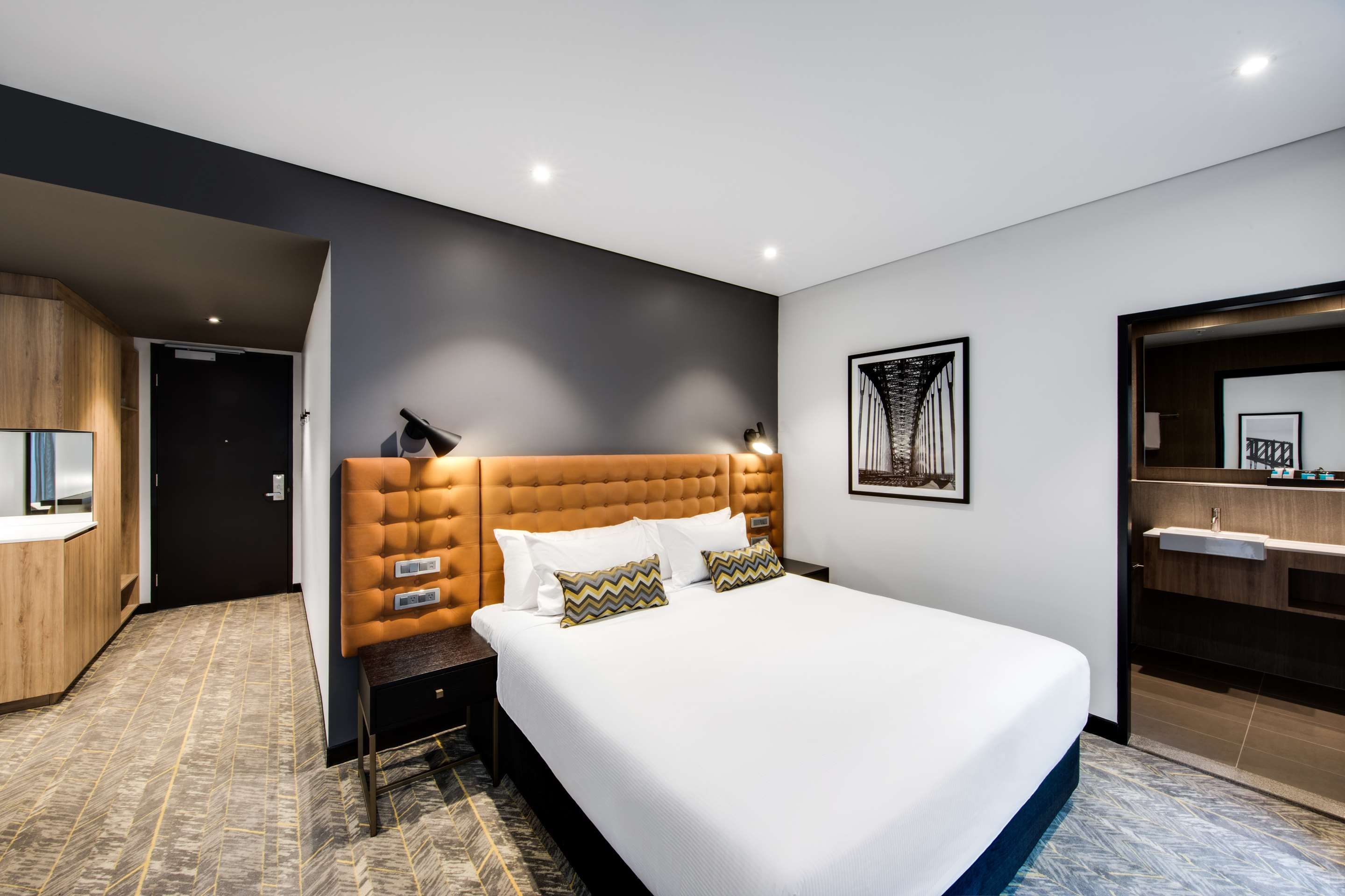 Vibe Hotel North Sydney thumbnail 3