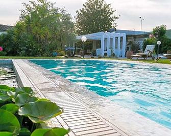 Casa Lupita - Terracina - Bazén