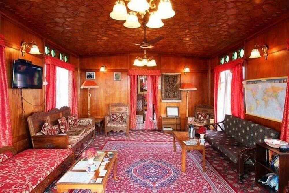 Houseboat Lily of Nageen - Srinagar - Lounge