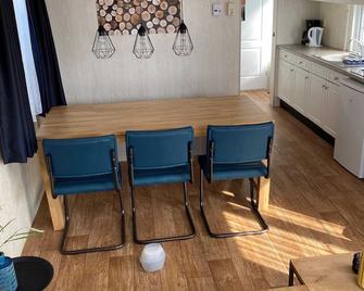 Holiday park Duinhoeve - Udenhout - Dining room