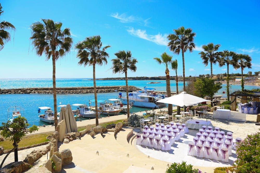 Coral Beach Hotel And Resort - Coral Bay
