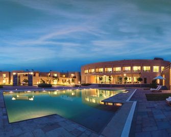 Dera Masuda Luxury Resort - Pushkar - Piscine