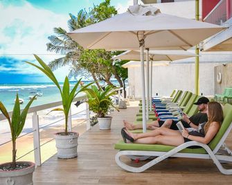 Coral Rock By Bansei - Hikkaduwa - Balcón