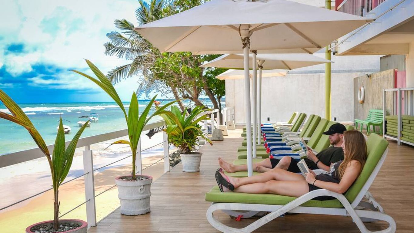 Coral Rock By Bansei