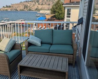 Lakefront charming apartment in downtown Kelowna, the best location in the city. - Kelowna - Balkong