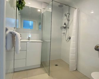 Wave Cave Suite - Coffs Harbour - Bathroom
