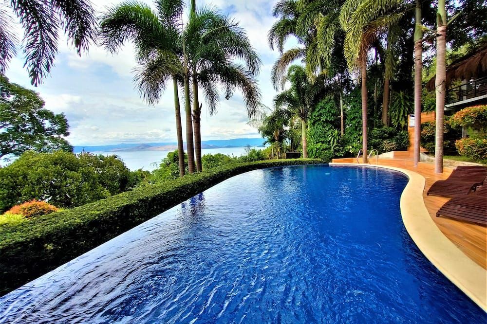 فيياس باي إيكو هوتلز