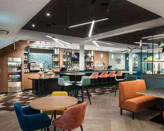 Holiday Inn Lincoln By IHG - Lincoln - Bar