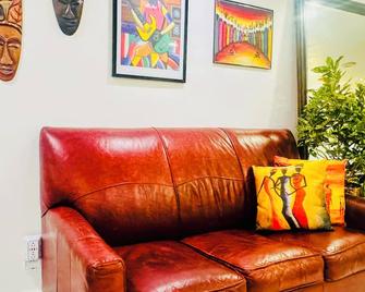 Charming Master En-Suite in Brooklyn Location. Book your stay today! - Brooklyn - Sala de estar