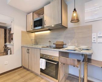 Livensa Living Pamplona Albergue Juvenil - פאמפלונה - מטבח