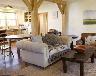 Beautiful Riverside Farmhouse - High Falls - Sala de estar