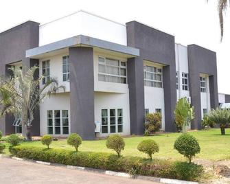Moba Hotel & Convention Centre - Kitwe - Building