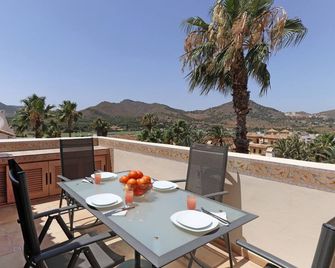 Fabulous 2 Bedroom Apartment, Spectacular Views - Atamaría - Balcón