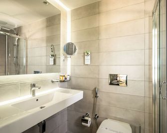 Porto Galini Seaside Resort & Spa - Nikiana - Bad