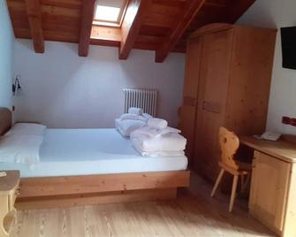 Activ Hotel Garni dal Bracconiere - Folgarida - Κρεβατοκάμαρα