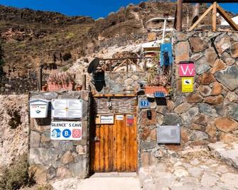 Legal Cave house equipped with all the modern conveniences - Artenara - Edificio