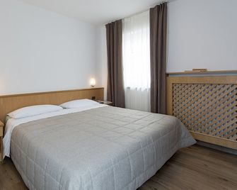 Hotel Aida - Pozza di Fassa - Bedroom
