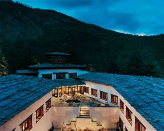 Como Uma Paro - Paro - Building