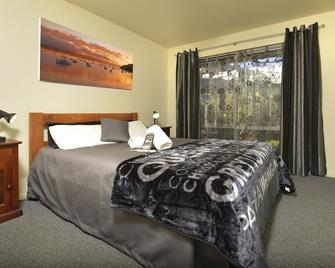 Tombstone Motel, Lodge & Backpackers - Picton - Yatak Odası