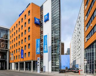 Ibis Budget Hannover Hauptbahnhof - Hannover - Building