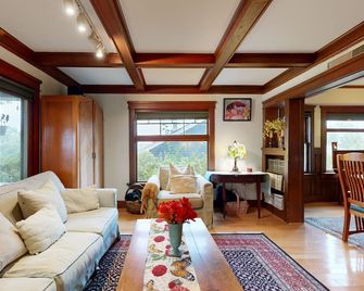 Highest House in Highland Park | Private Hot Tub, Office & Chefs Kitchen - Los Angeles - Sala de estar