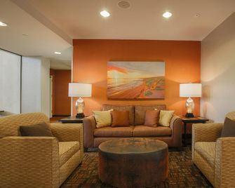 Hampton Inn & Suites Camarillo - Camarillo - Lobby