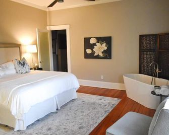 Sparrow Grove Manor - Monroe - Ložnice