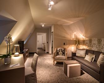 Best Western Premier Hotel Rebstock - Wurzburg - Living room
