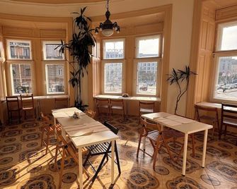 Omega Guesthouse Budapest - Budapest - Restaurant