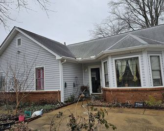 Luxurious 3 bed 2 bath getaway - Walls - Edificio