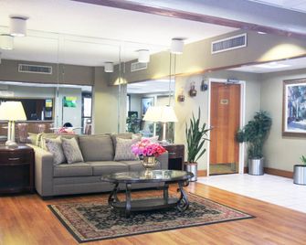 Quality Inn & Suites Franklin - Franklin - Lobby