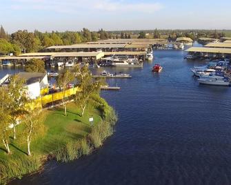 Deluxe \'Sunset\' Vacation rental in private marina on the California Delta - Stockton - Vista del exterior