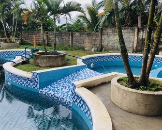 Jupiters Garden Cottages - Marabut - Pool