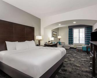 La Quinta Inn & Suites by Wyndham Columbus - Edinburgh - Columbus - Bedroom