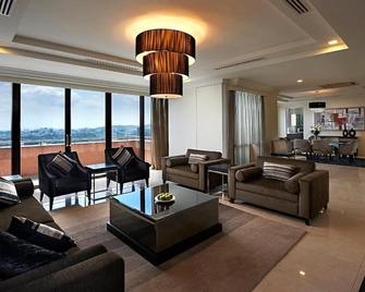 Berjaya Times Square Hotel, Kuala Lumpur - Kuala Lumpur - Sala de estar