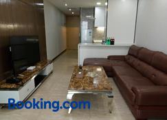 Pengman Beijing Rd. A-mall Apartment - Guangzhou