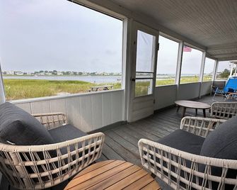 Waterfront Cottage with Private Beach - Newburyport - Balcony