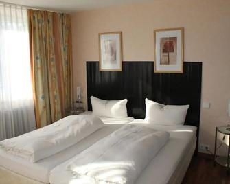 Hotel Am Kurpark - Villingen-Schwenningen - Schlafzimmer